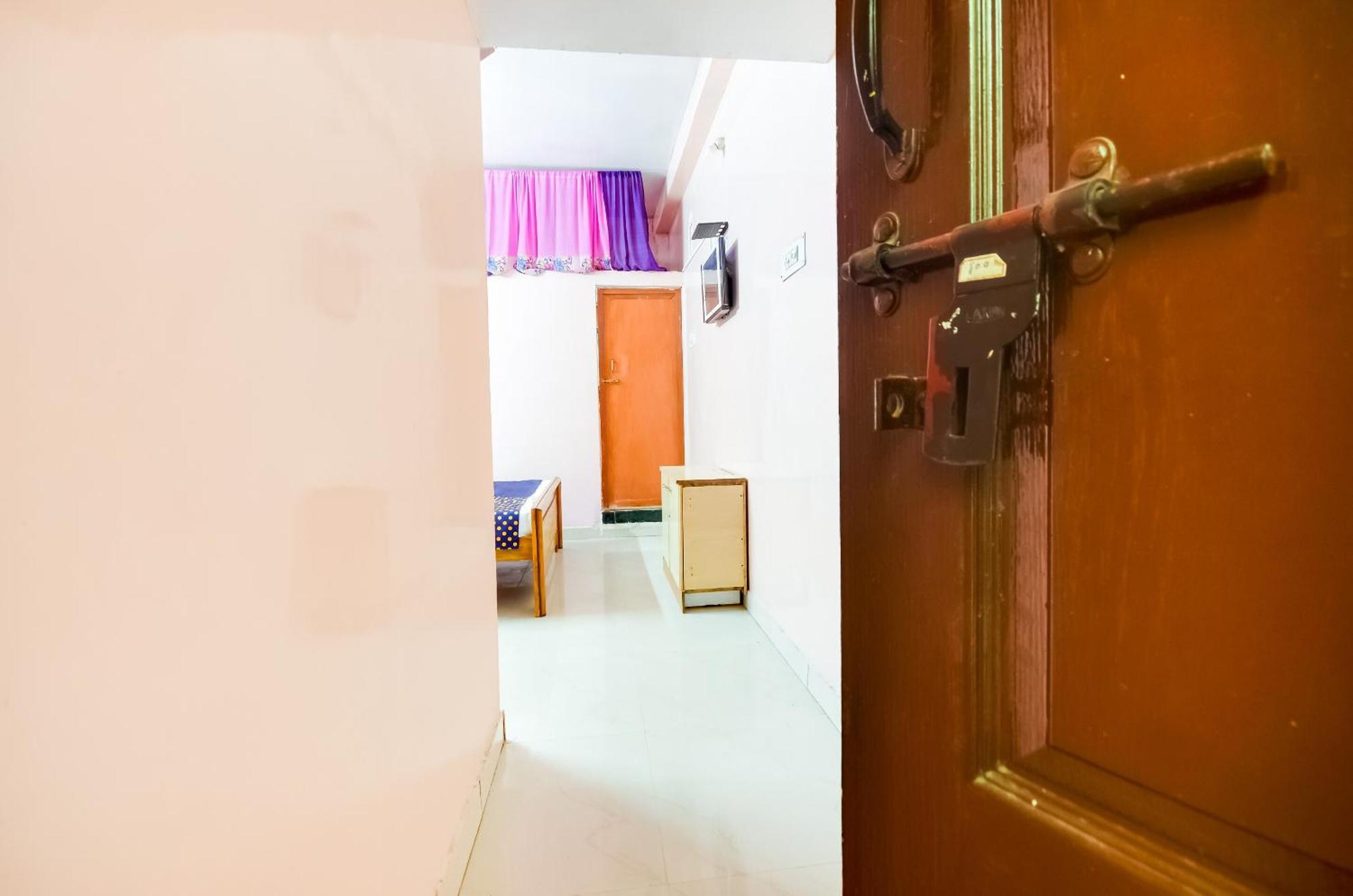 Hotel O Sri Murugan Lodge Coimbatore Exterior photo